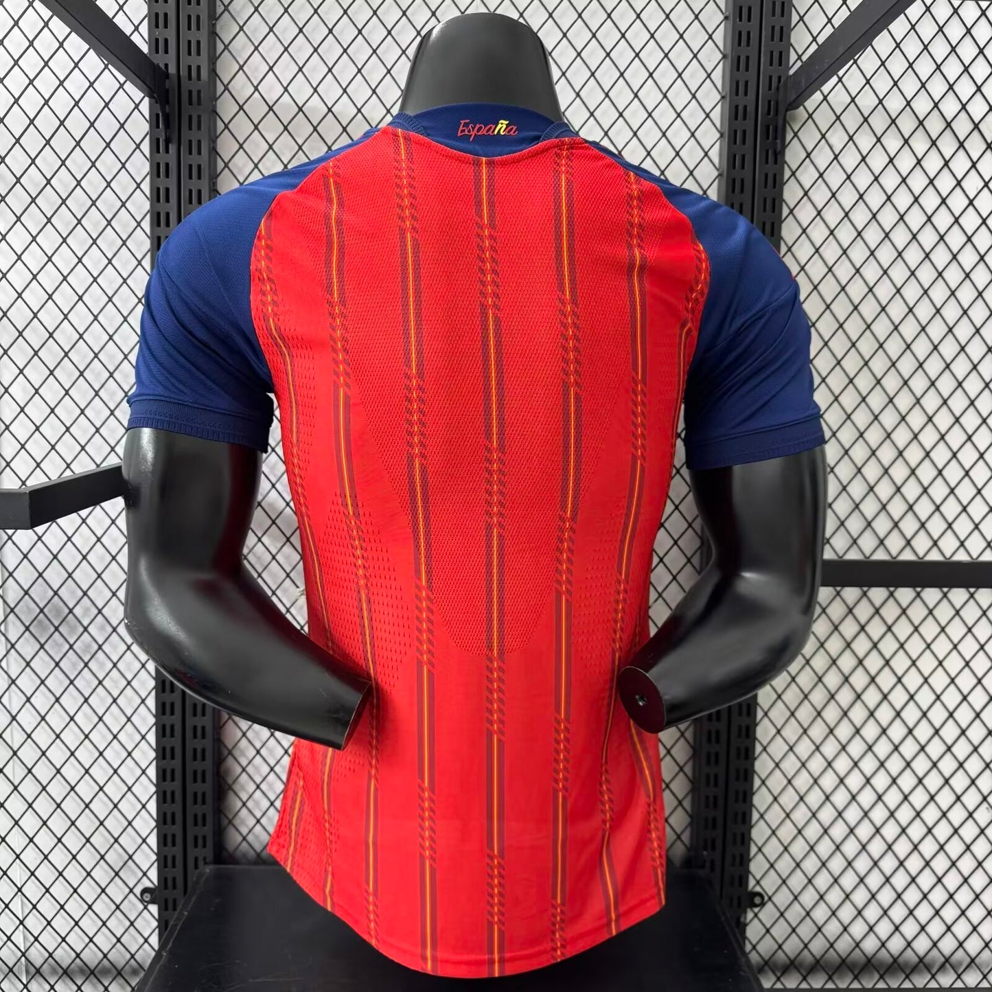✨⚽ספרד 2026 – חולצת בית באדום זהב מרהיב