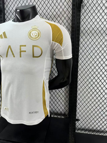 אל נאסר 24/25 – חולצת חוץ לבנה וזהב בעיצוב פרימיום