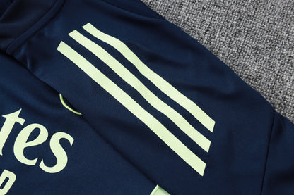 חליפת אימון ריאל מדריד 2025/26 – כחול כהה עם חצי רוכסן