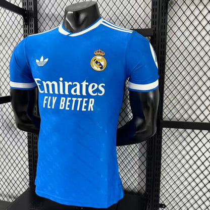 חולצת ריאל מדריד 25/26 – תלבושת חוץ שנייה (כחול)