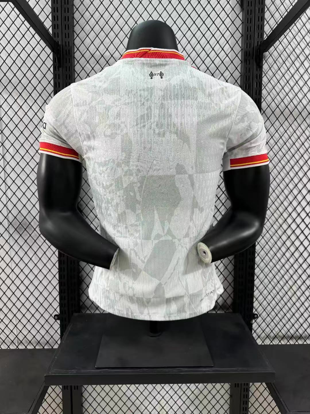 חולצת ליברפול 24/25 שלישית