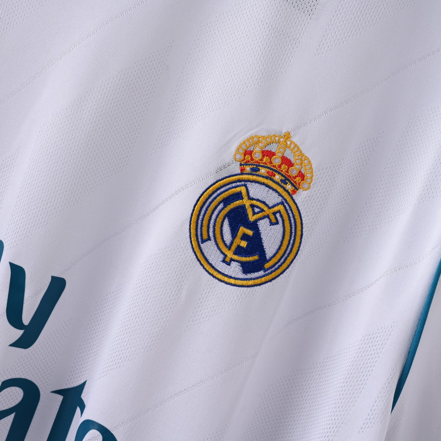 חולצת בית של ריאל מדריד לעונת 2017/18 - מהדורה קלאסית רטרו