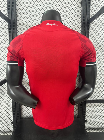 חולצת הבית של מנצ'סטר יונייטד לעונת 2025/26