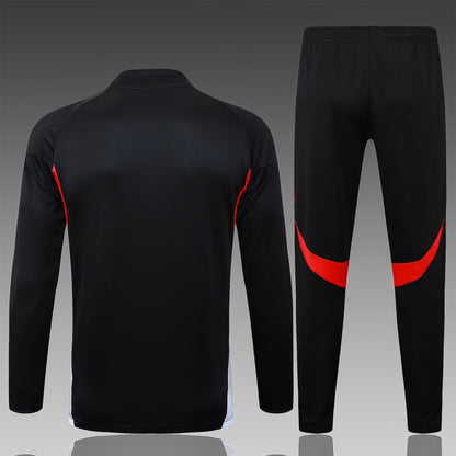 ⚽🔥חליפת אימון באיירן מינכן 25/26 – שחור/אדום