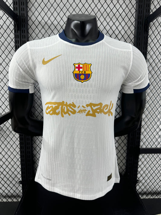 🤍💛⚽ Special Edition – חולצת ברצלונה פרימיום לבנה וזהב