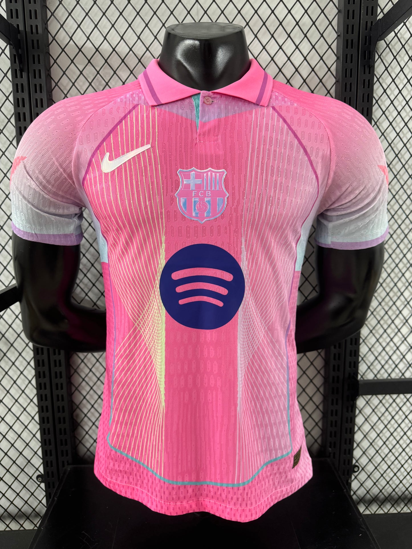 ברצלונה חולצה מיוחדת