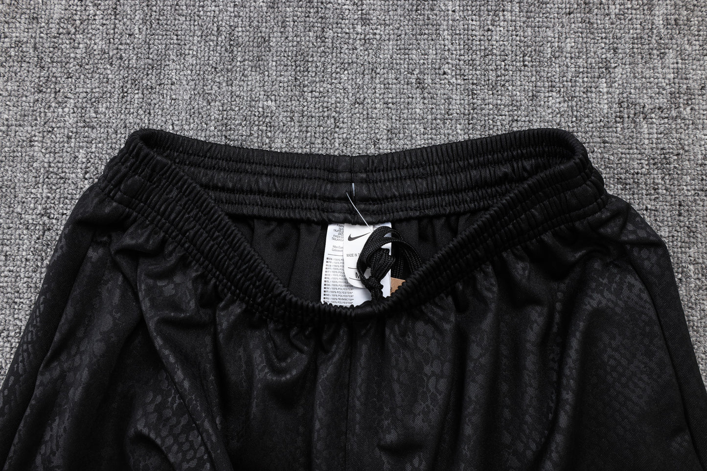 חליפת אימון ברצלונה 2025/26 – שחור מהדורה חדשה