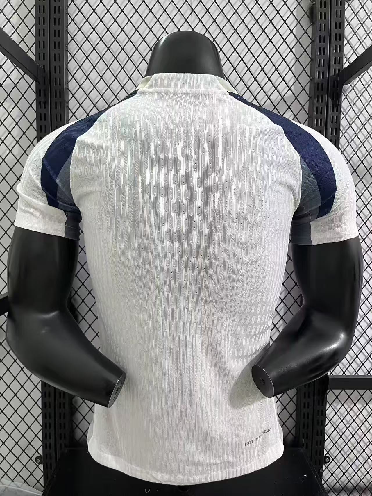 25/26 בַּיִת טוטנהאם