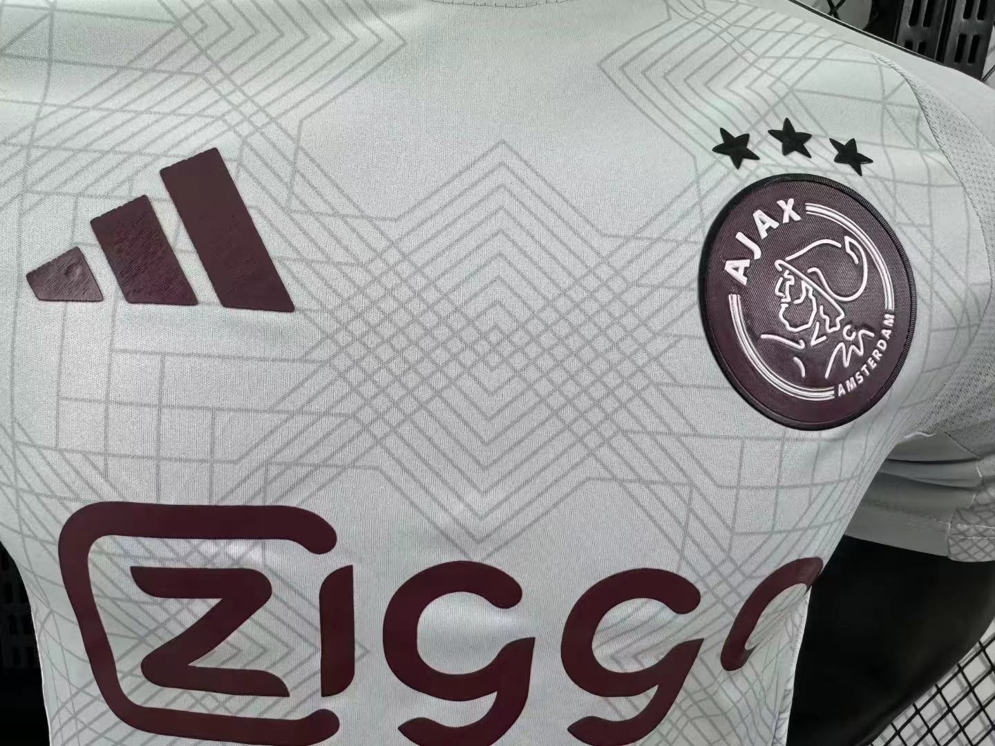 חולצת חוץ של אייאקס (לבנה)