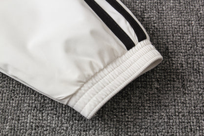 מהדורת זהב Adidas | מעיל רוח ריאל מדריד לבן