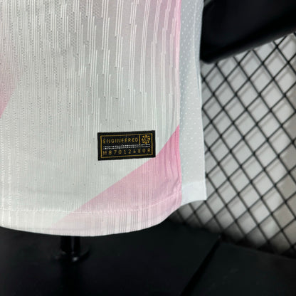 חולצת ברצלונה – מהדורה מיוחדת ורודה ⚽💗25/26