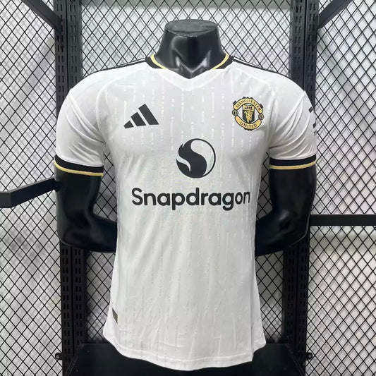 Manchester United חולצת מנצ׳סטר יונייטד בעיצוב מיוחד 2026 בלבן וזהב