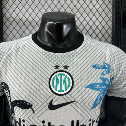 אינטר חולצה מיוחדת