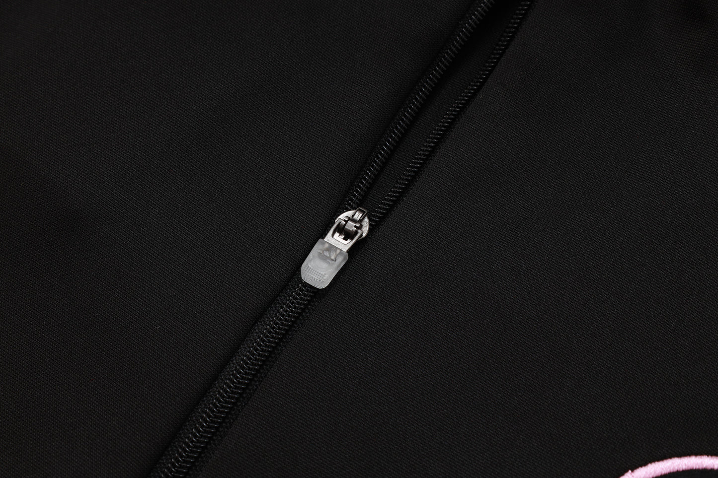 סט חליפה אינטר מיאמי 25/26 – שחור פרימיום ⚫💗